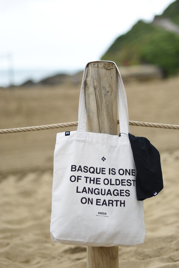 Tote Basque