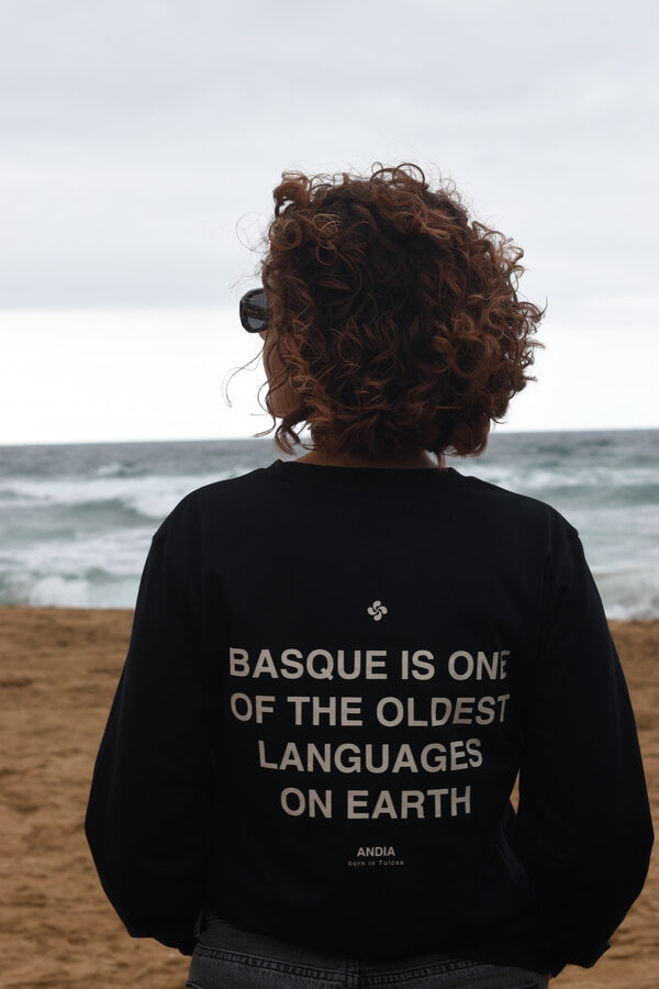 Basque Kamiseta Luzea